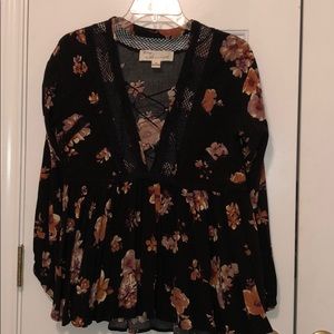 Vintage Havana Long Sleeve floral top.